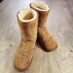 UGG Australia Classic Short 5825 Chestnut Sheepskin Boots Women's Size 7 GUC
